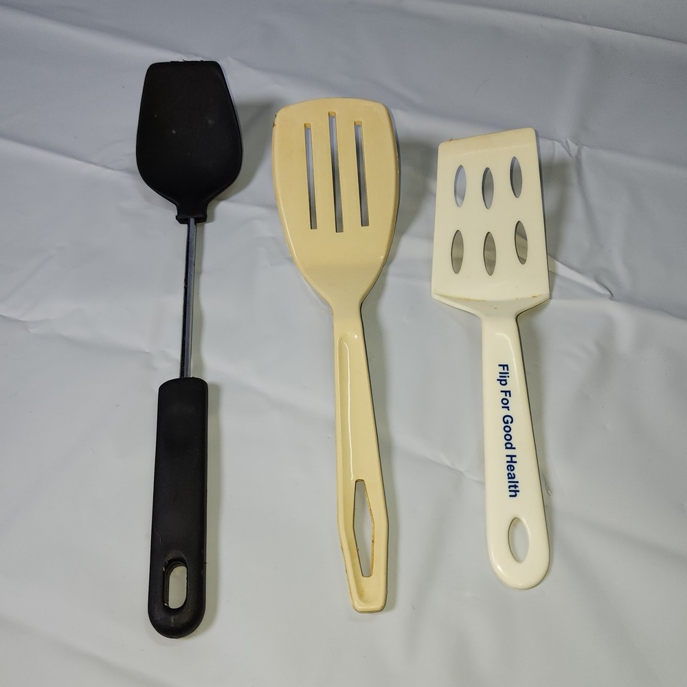 Lot of 3 Vintage King Kraft Like Unbranded Slotted Spatulas Black Serving Spoon